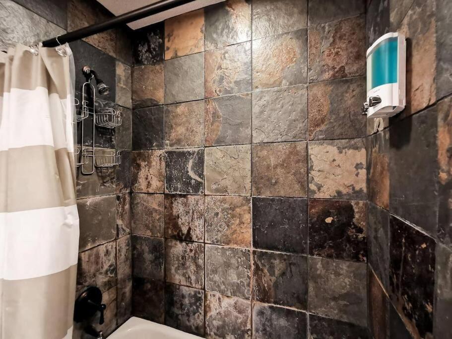 فيلا Amazing Locale 2Kingbr 1Bth كانزاس سيتي المظهر الخارجي الصورة